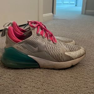 Nike Women’s air max 270